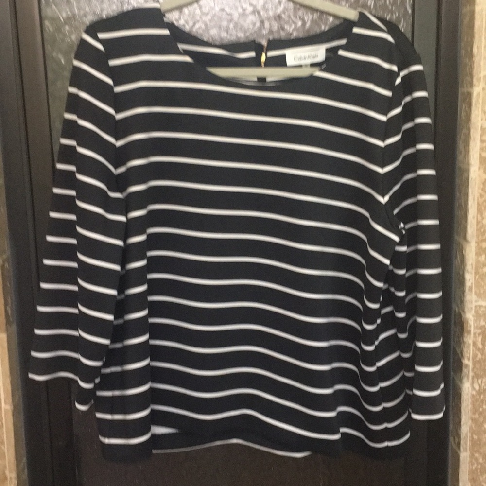 Women’s never worn top black and white stripes